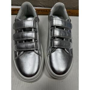 NWOT J/Slides NYC Gennie Studded Platform Sneaker Silver Hook Eye Closure Size 8